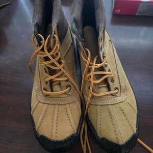 Timberland duck boots 7 US mens 8.5 US women suede